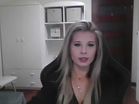 KristineGlow online show from October 7, 2025, 7:20 am