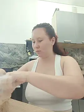 Snapshot of MiaKissy chatting on October 9, 2025, 11:00 am MiaKissy online show from October 9, 2025, 11:00 am