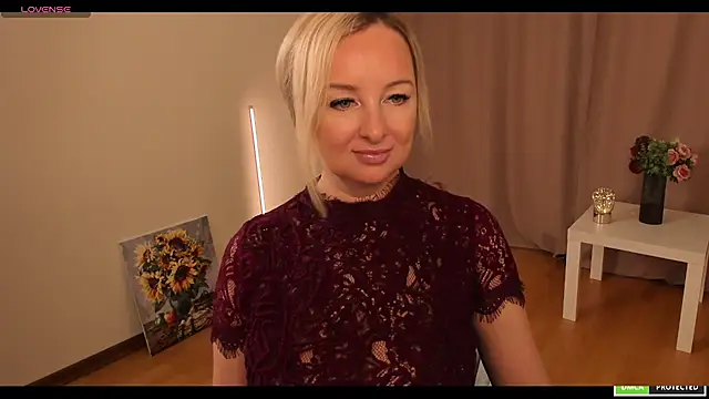 Snapshot of sexmom8 chatting on September 22, 2025, 11:16 am sexmom8 online show from September 22, 2025, 11:16 am