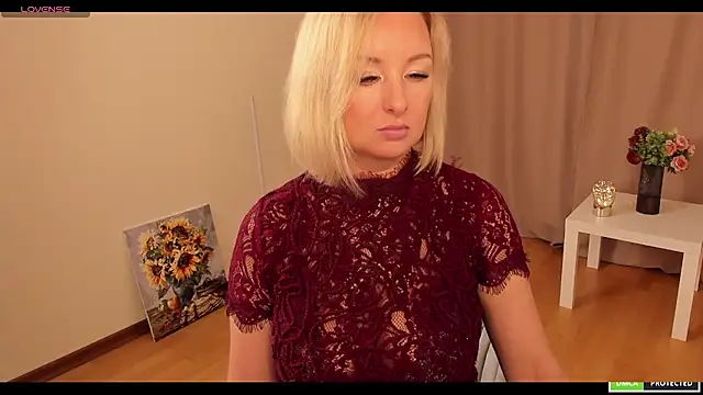 Snapshot of sexmom8 chatting on September 20, 2025, 10:20 am sexmom8 online show from September 20, 2025, 10:20 am