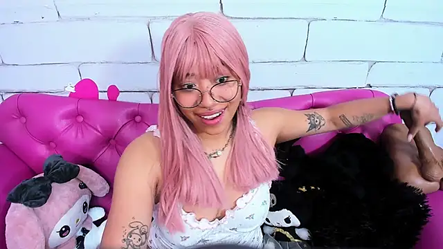 SafiroAgataaa online show from October 7, 2025, 7:37 pm