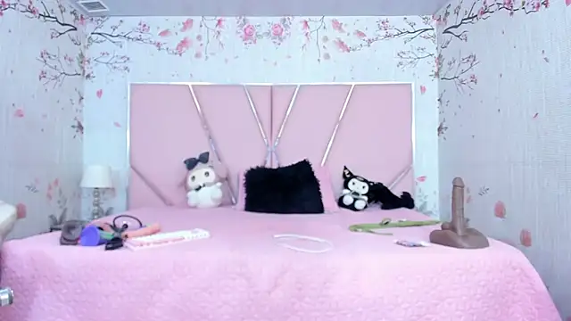 SafiroAgataaa online show from May 8, 2026, 2:37 am