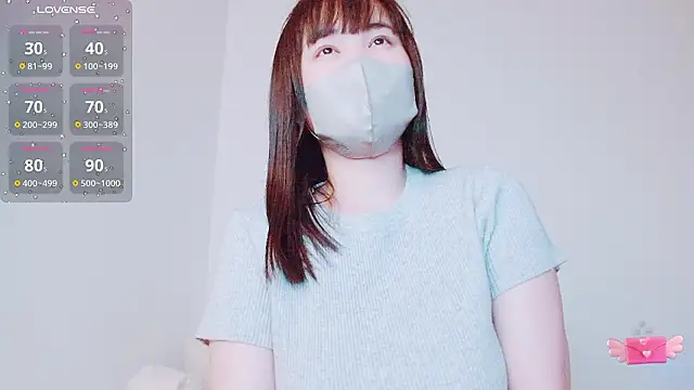 Snapshot of Zinzin_chan chatting on April 15, 2026, 6:34 pm Zinzin chan online show from April 15, 2026, 6:34 pm