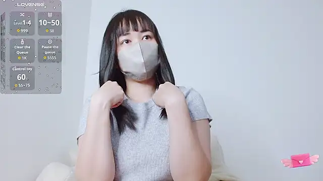 Snapshot of Zinzin_chan chatting on April 14, 2026, 6:57 pm Zinzin chan online show from April 14, 2026, 6:57 pm