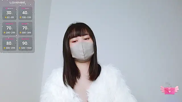 Snapshot of Zinzin_chan chatting on March 11, 2026, 8:03 pm Zinzin chan online show from March 11, 2026, 8:03 pm