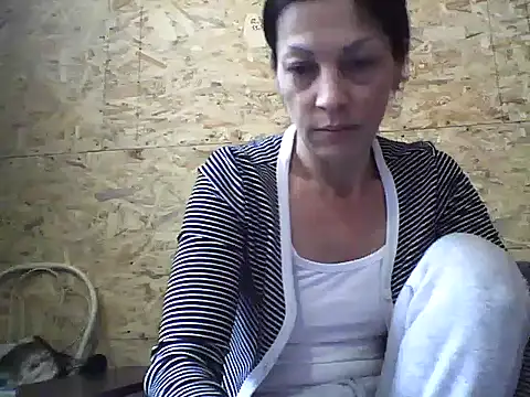 Snapshot of Milana38 chatting on October 12, 2025, 10:38 am Milana38 online show from October 12, 2025, 10:38 am