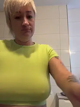 Snapshot of Rozendefotz chatting on December 2, 2025, 7:10 am Rozendefotz online show from December 2, 2025, 7:10 am