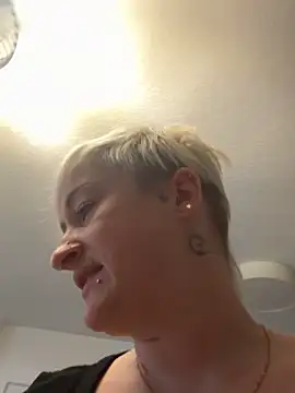 Snapshot of Rozendefotz chatting on October 13, 2025, 6:37 am Rozendefotz online show from October 13, 2025, 6:37 am