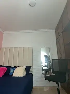 Sophia moons online show from October 26, 2025, 9:48 pm