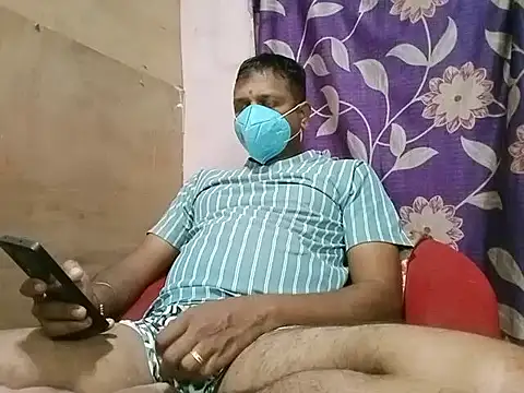Snapshot of StreetLover_77 chatting on September 19, 2025, 3:49 pm StreetLover 77 online show from September 19, 2025, 3:49 pm