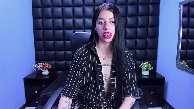 Snapshot of Dulce_Miaa_ chatting on March 21, 2026, 6:01 pm Dulce Miaa online show from March 21, 2026, 6:01 pm