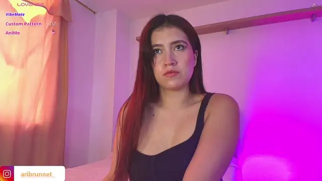 Snapshot of BrunnetAri_ chatting on October 20, 2025, 3:23 pm BrunnetAri online show from October 20, 2025, 3:23 pm