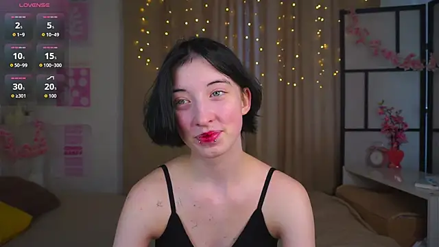 JuanaFriesz online show from February 24, 2026, 9:21 am