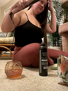 princessveexo online show from November 16, 2025, 2:16 am