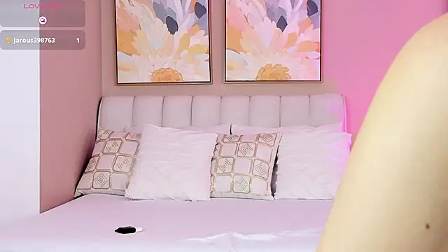 MiaTaylorSweet online show from April 23, 2026, 3:02 pm