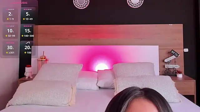 Snapshot of MiaTaylorSweet chatting on October 18, 2025, 4:42 pm MiaTaylorSweet online show from October 18, 2025, 4:42 pm