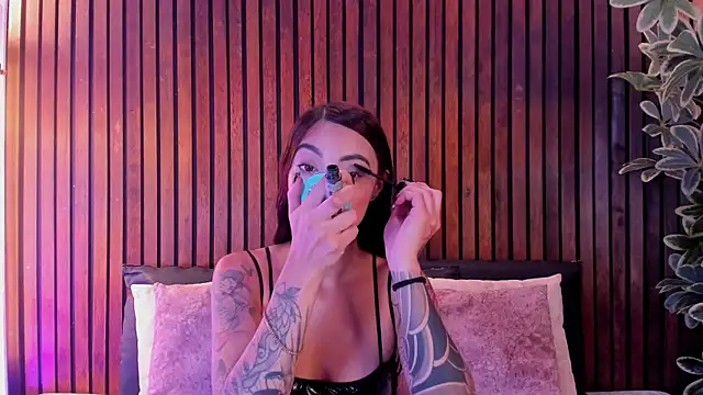 SharonLyn  online show from May 3, 2026, 12:42 pm