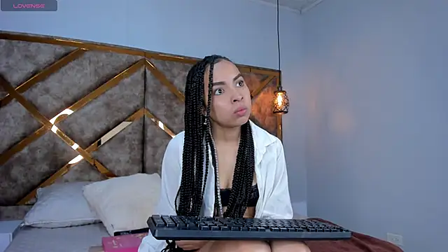 Lucia jane online show from May 12, 2026, 7:42 pm