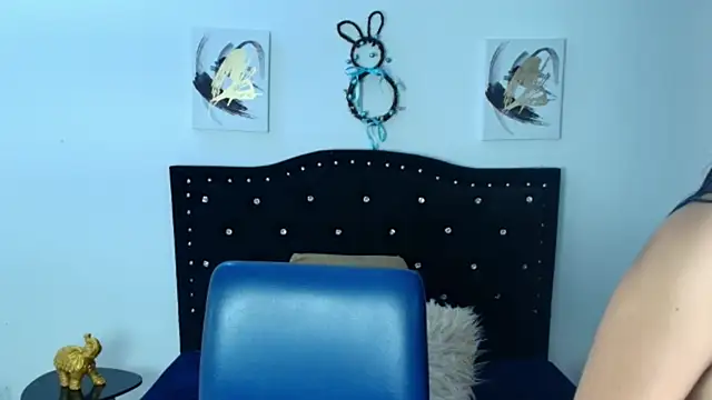 Snapshot of SammySmall_F_w chatting on November 18, 2025, 10:02 pm SammySmall F w online show from November 18, 2025, 10:02 pm