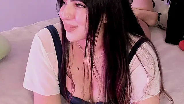 Camila Matinez  online show from October 11, 2025, 1:06 am