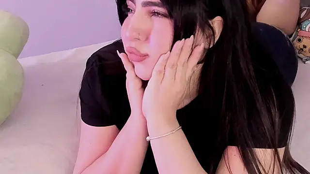 Camila Matinez  online show from October 22, 2025, 12:32 am