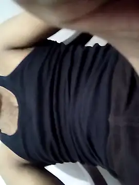 Snapshot of riyaroy087 chatting on October 22, 2025, 8:19 pm riyaroy087 online show from October 22, 2025, 8:19 pm