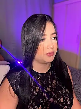 Emiily Moore1 online show from January 7, 2026, 11:43 pm