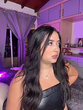 Snapshot of Emiily_Moore1 chatting on December 5, 2025, 3:49 am Emiily Moore1 online show from December 5, 2025, 3:49 am