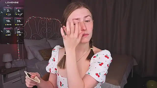 VesperaCeleste online show from October 2, 2025, 5:33 am