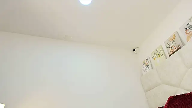 elizawiliamst online show from April 8, 2026, 12:06 pm