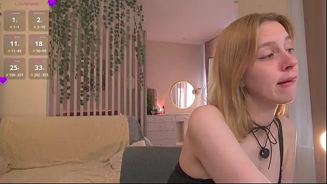 Snapshot of sofiapurex chatting on May 15, 2026, 2:31 am sofiapurex online show from May 15, 2026, 2:31 am