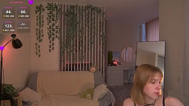 Snapshot of sofiapurex chatting on March 22, 2026, 2:26 am sofiapurex online show from March 22, 2026, 2:26 am