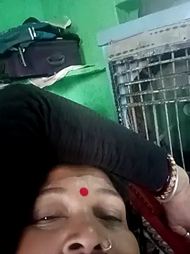 Manavi x online show from June 4, 2026, 3:49 pm