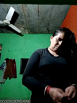 Manavi x online show from May 11, 2026, 2:45 pm
