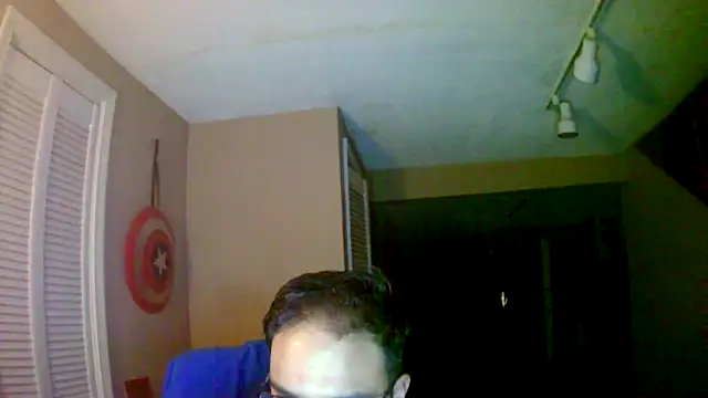 Thebatman1994 online show from December 17, 2025, 5:23 am