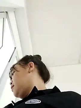 Lyly nuce online show from October 9, 2025, 11:16 pm