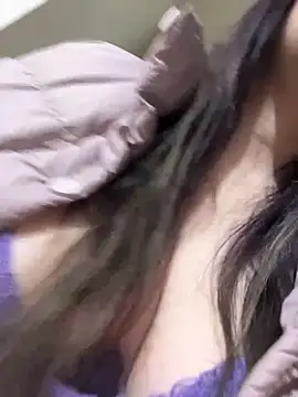 Lovelyanan online show from March 11, 2026, 3:06 pm