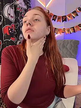 Snapshot of PollyVinice chatting on October 27, 2025, 12:39 pm PollyVinice online show from October 27, 2025, 12:39 pm