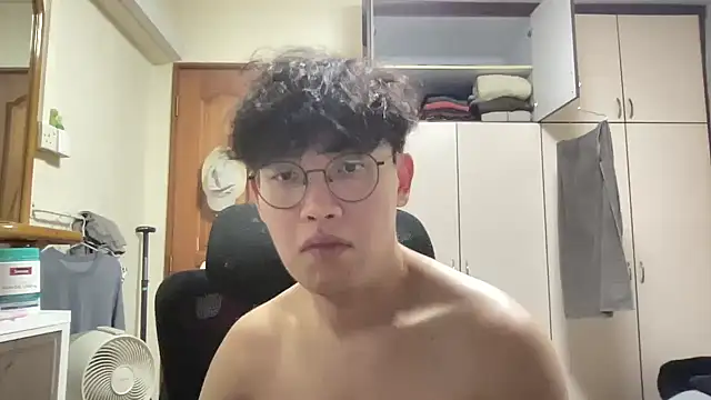 Passionatetwink2 online show from March 23, 2026, 3:01 pm