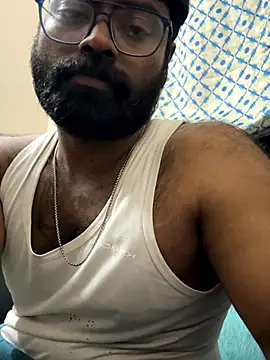 Snapshot of DJLOVE280825 chatting on November 3, 2025, 11:30 pm DJLOVE280825 online show from November 3, 2025, 11:30 pm