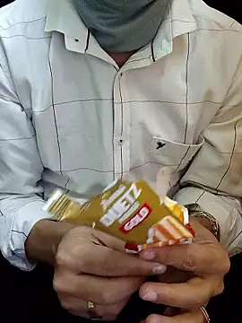 Snapshot of chocolate_alone chatting on December 2, 2025, 9:22 am chocolate alone online show from December 2, 2025, 9:22 am