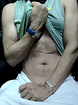 Snapshot of chocolate_alone chatting on November 3, 2025, 6:11 pm chocolate alone online show from November 3, 2025, 6:11 pm