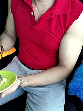 Snapshot of chocolate_alone chatting on October 16, 2025, 6:43 am chocolate alone online show from October 16, 2025, 6:43 am