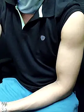 Snapshot of chocolate_alone chatting on November 7, 2025, 7:35 am chocolate alone online show from November 7, 2025, 7:35 am