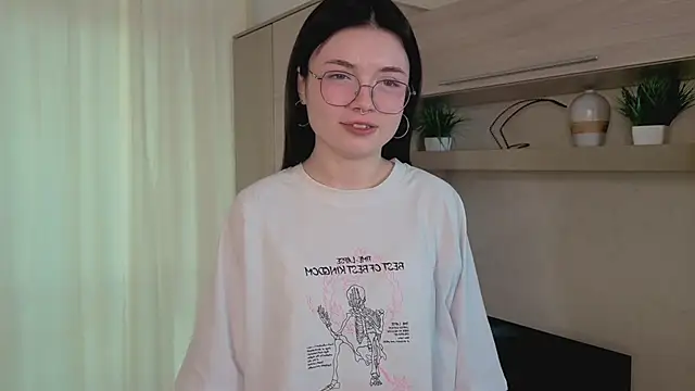 Susan Gardner online show from November 16, 2025, 6:07 am