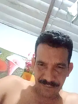 Snapshot of Srsexy18cm chatting on December 14, 2025, 8:31 am Srsexy18cm online show from December 14, 2025, 8:31 am