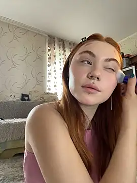 LunaMillie online show from May 22, 2026, 10:35 am