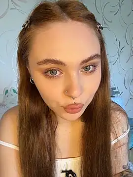 LunaMillie online show from June 6, 2026, 11:48 am