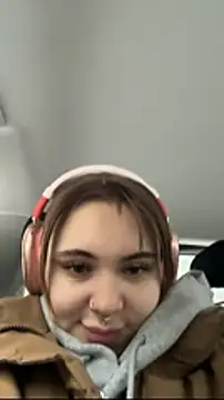 Snapshot of LunaMillie chatting on January 9, 2026, 10:22 am LunaMillie online show from January 9, 2026, 10:22 am