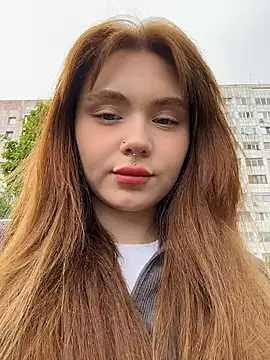 LunaMillie online show from June 1, 2026, 10:26 am
